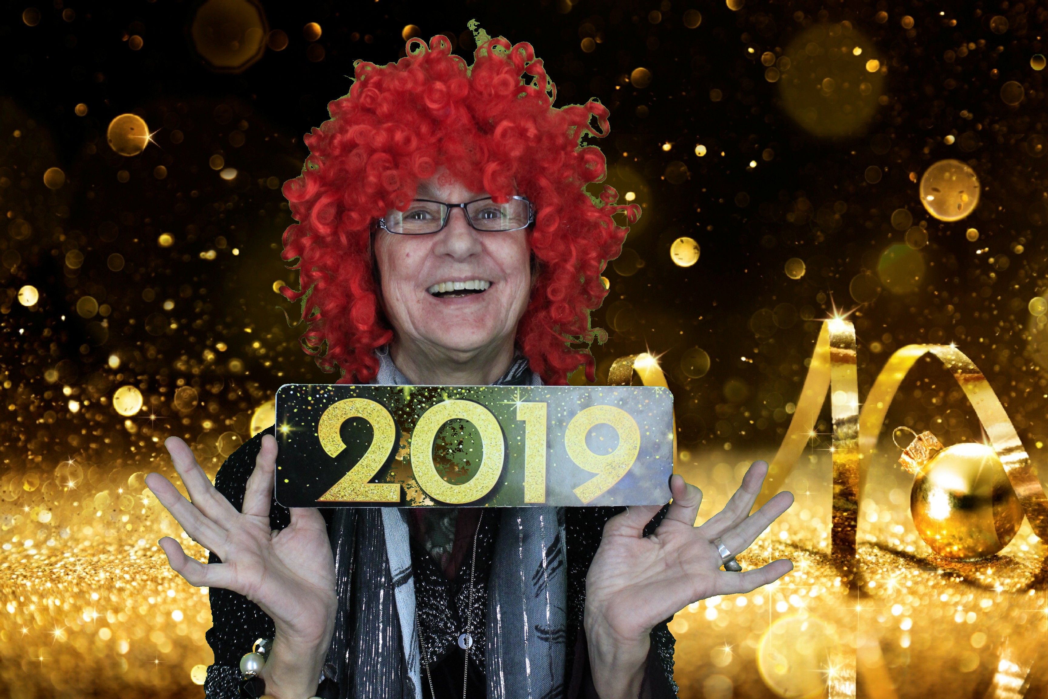 New Years Eve Party Silvermere | View more photos from the event at gallery.myphotoboothexperience.co.uk/u/MyPhotoBoothExperienceLtd/New-Years-Eve-Party-Silvermere